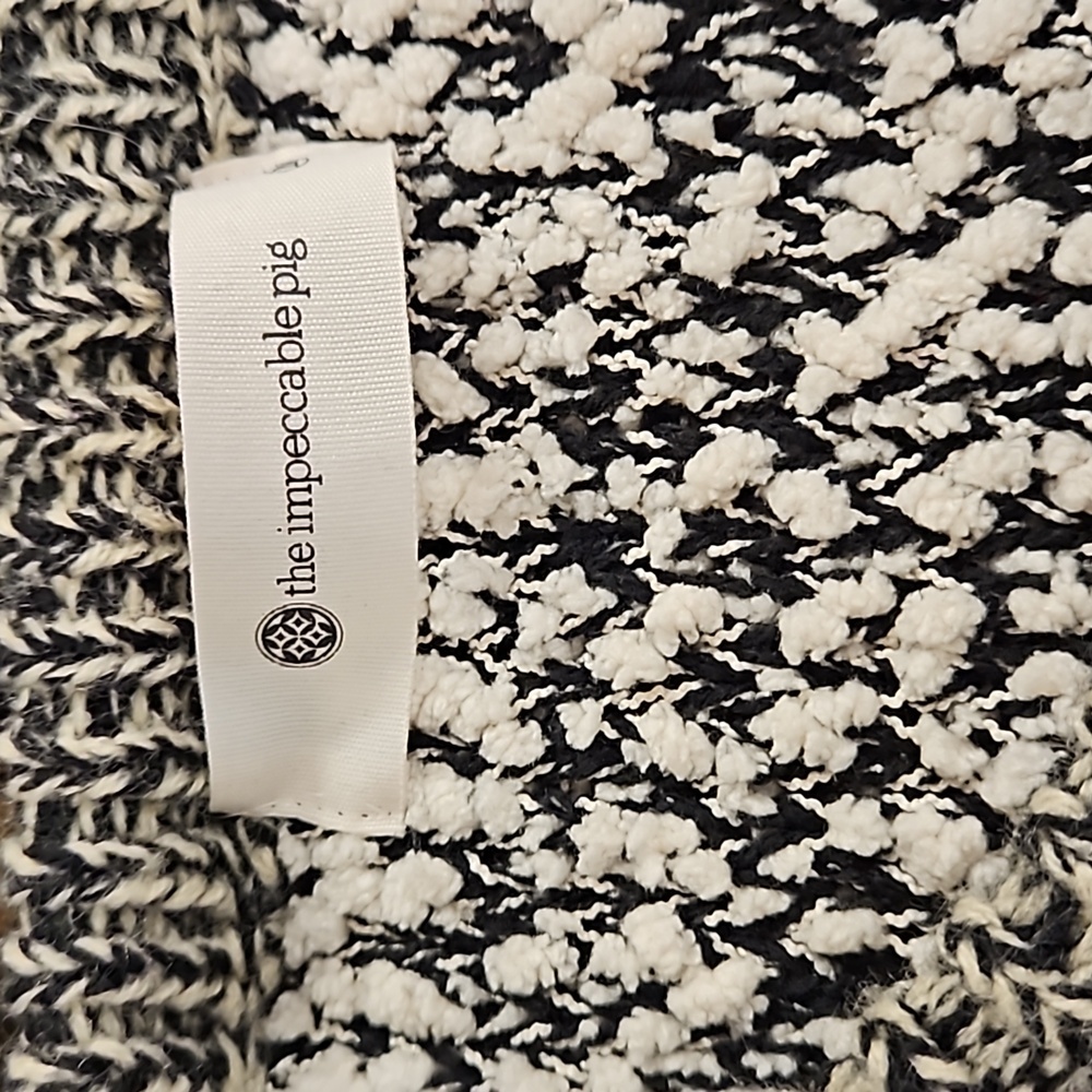The Impeccable Pig oversized textured popcorn type black white Med.side slits - Picture 6 of 7